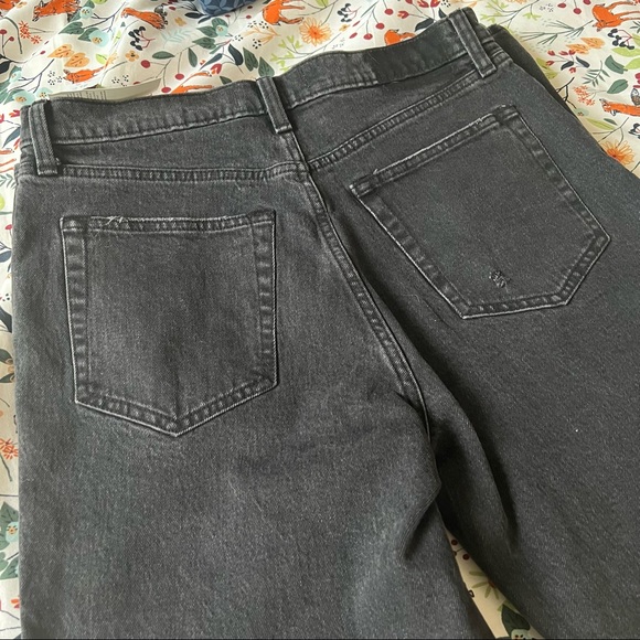 A&F Ultra High Rise 90s Straight Jean - Picture 4 of 5